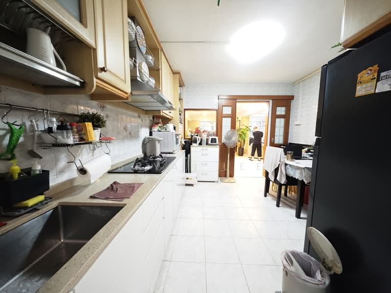 535A Serangoon North Avenue 4 HDB Flat For Sale at S$ 799,000 | PropertyGuru Singapore - Kitchen