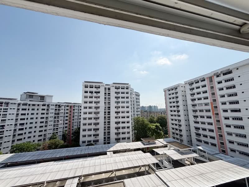 760 Jurong West Street 74 HDB Flat For Sale at S$ 828,000 | PropertyGuru Singapore - Exterior