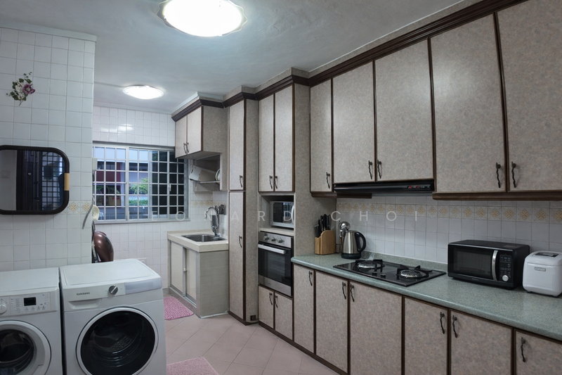 556 Jurong West Street 42 HDB Flat For Sale at S$ 718,000 | PropertyGuru Singapore - Kitchen