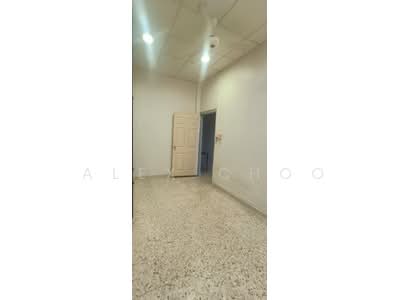 For Rent - lorong 36 Geylang