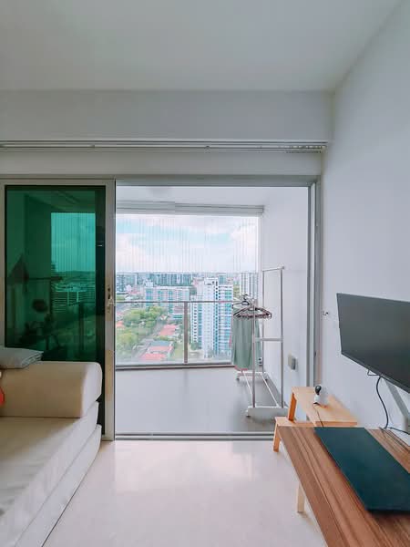 Eight Riversuites, 6 Whampoa East, 1 Bedroom, 441 sqft, Condominium For Sale, by Andy Wee, 500085872 - Balcony - PropertyGuru.com.sg