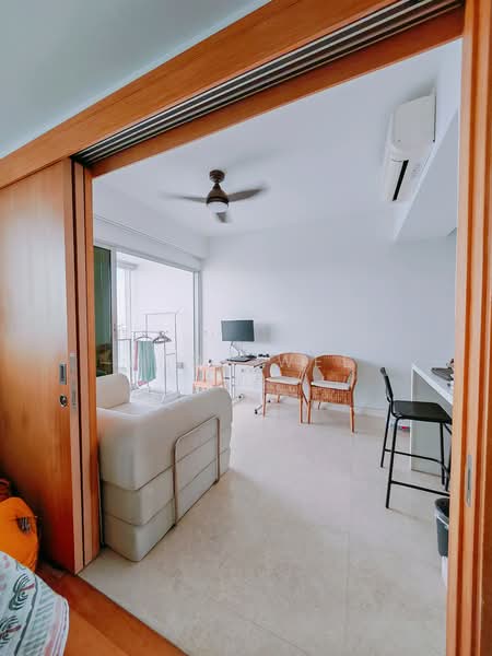 Eight Riversuites, 6 Whampoa East, 1 Bedroom, 441 sqft, Condominium For Sale, by Andy Wee, 500085872 - Living Room - PropertyGuru.com.sg