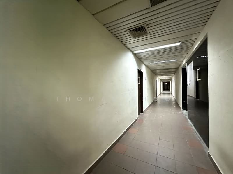 Golden Mile Tower, 6001 Beach Road, 7,999 sqft, Office For Rent, by Thomas Khoo, 500085876 - Corridor - CommercialGuru.com.sg