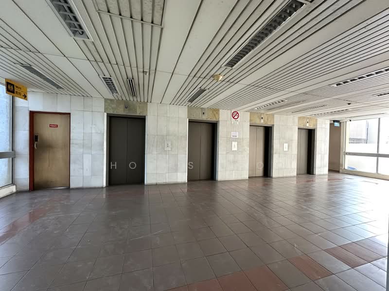 Golden Mile Tower, 6001 Beach Road, 7,999 sqft, Office For Rent, by Thomas Khoo, 500085876 - Corridor - CommercialGuru.com.sg