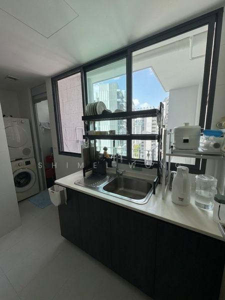 Esparina Residences Executive Condominium For Sale at S$ 1,990,000 | PropertyGuru Singapore - Kitchen