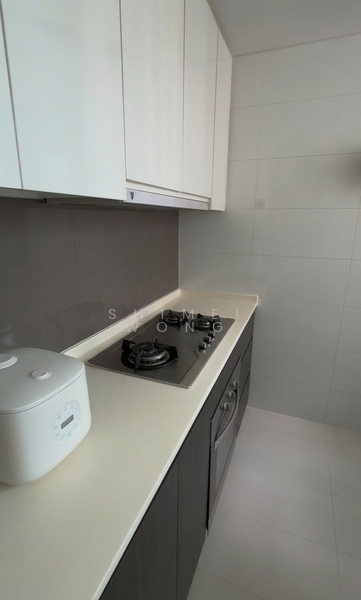 Esparina Residences Executive Condominium For Sale at S$ 1,990,000 | PropertyGuru Singapore - Kitchen