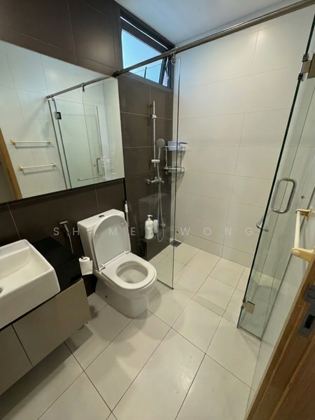 Esparina Residences Executive Condominium For Sale at S$ 1,990,000 | PropertyGuru Singapore - Bathroom