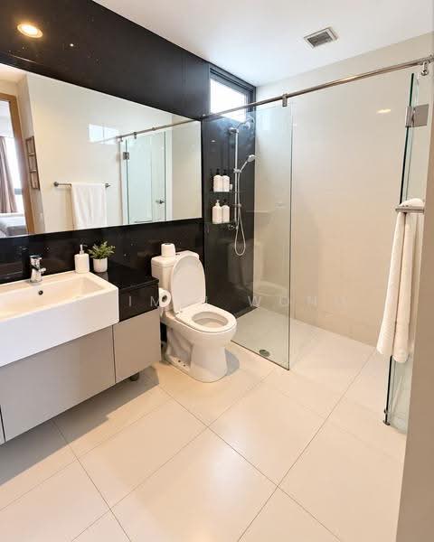 Esparina Residences, 113 Compassvale Bow, Hougang / Punggol / Sengkang, 3 Bedrooms, 1,066 sqft, Executive Condominium For Sale, by Shimei Wong, 500085890 - Bathroom - PropertyGuru.com.sg