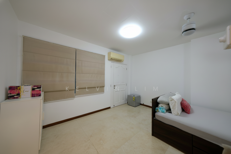 ⭐️Spacious Terrace Living at Meragi ⭐️ MRT, Spacious terrace , walk to mrt, park 2 cars. Bright with airwell built., 6 Bedrooms, 4,500 sqft, Terraced House For Sale, by Kelvin Lim, 500085894 - Bedroom - PropertyGuru.com.sg