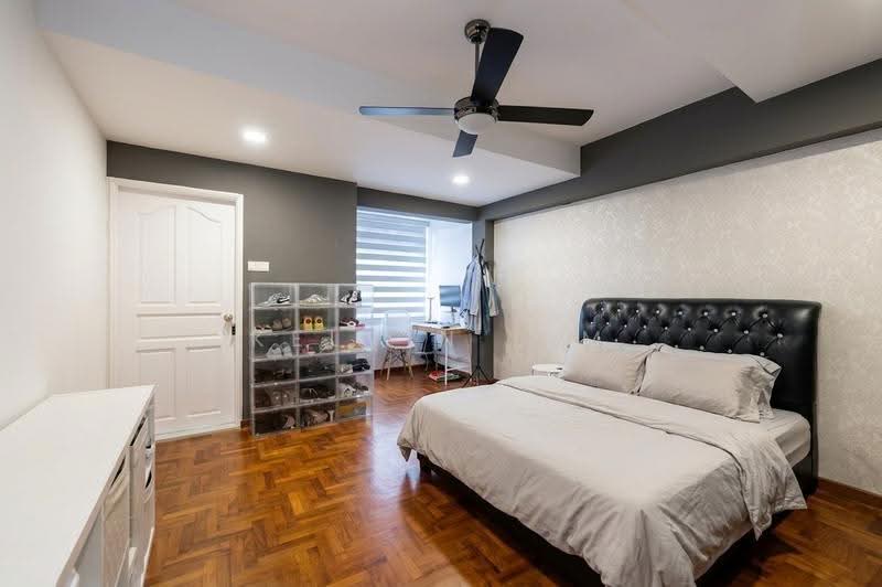 ⭐️Spacious Terrace Living at Meragi ⭐️ MRT, Spacious terrace , walk to mrt, park 2 cars. Bright with airwell built, Bedok / Upper East Coast, 6 Bedrooms, 4,500 sqft, Terraced House For Sale, by Kelvin Lim, 500085894 - Bedroom - PropertyGuru.com.sg