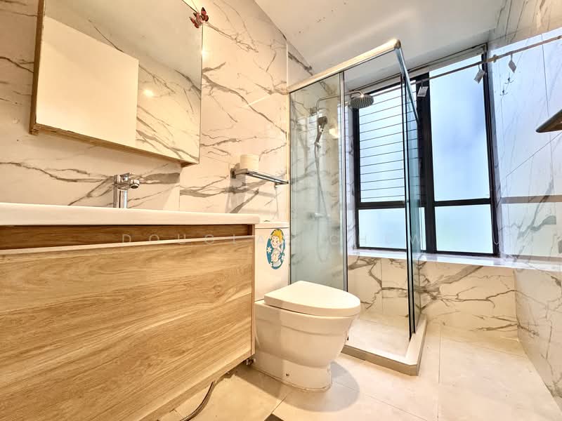 Northwood Condominium For Sale at S$ 1,950,000 | PropertyGuru Singapore - Bathroom