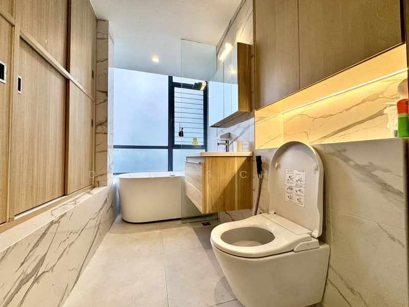 Northwood Condominium For Sale at S$ 1,950,000 | PropertyGuru Singapore - Bathroom