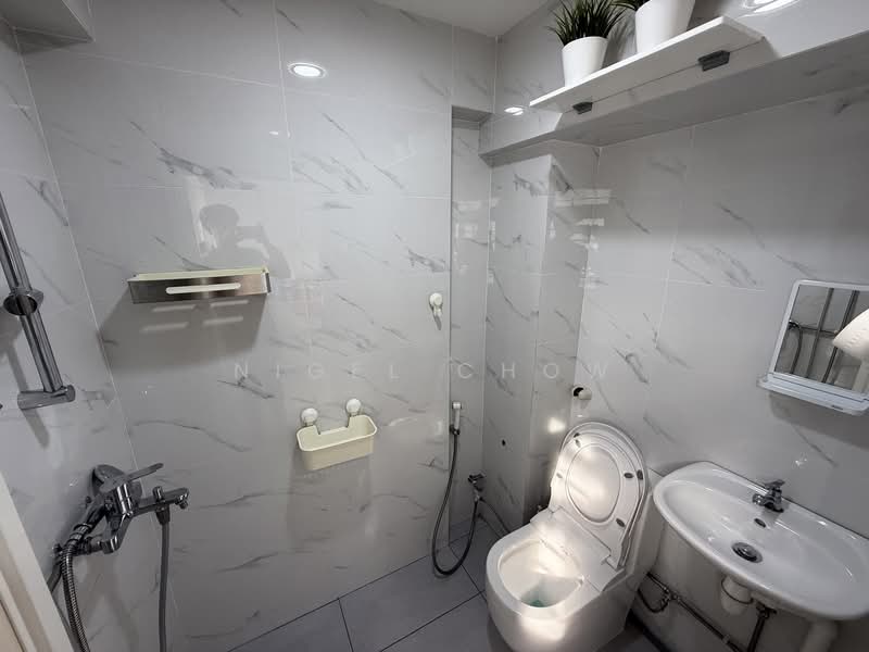 228 Pending Road HDB Flat For Sale at S$ 930,000 | PropertyGuru Singapore - Bathroom