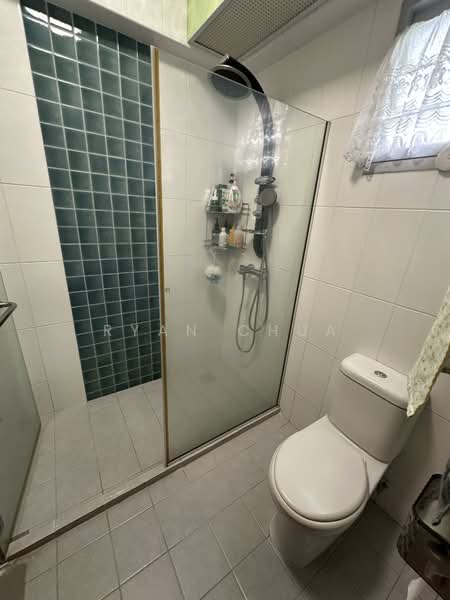 416B Fernvale Link HDB Flat For Sale at S$ 765,000 | PropertyGuru Singapore - Bathroom