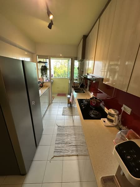 416B Fernvale Link HDB Flat For Sale at S$ 765,000 | PropertyGuru Singapore - Kitchen