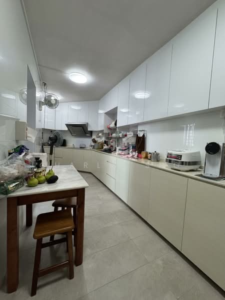285D Toh Guan Road HDB Flat For Sale at S$ 1,280,000 | PropertyGuru Singapore - Kitchen