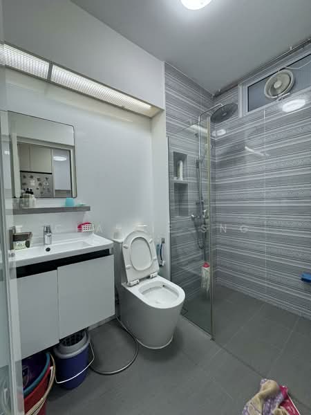 285D Toh Guan Road HDB Flat For Sale at S$ 1,280,000 | PropertyGuru Singapore - Bathroom