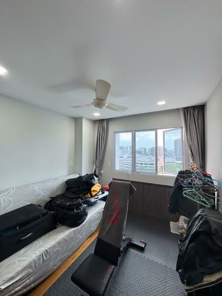 285D Toh Guan Road HDB Flat For Sale at S$ 1,280,000 | PropertyGuru Singapore - Living Room