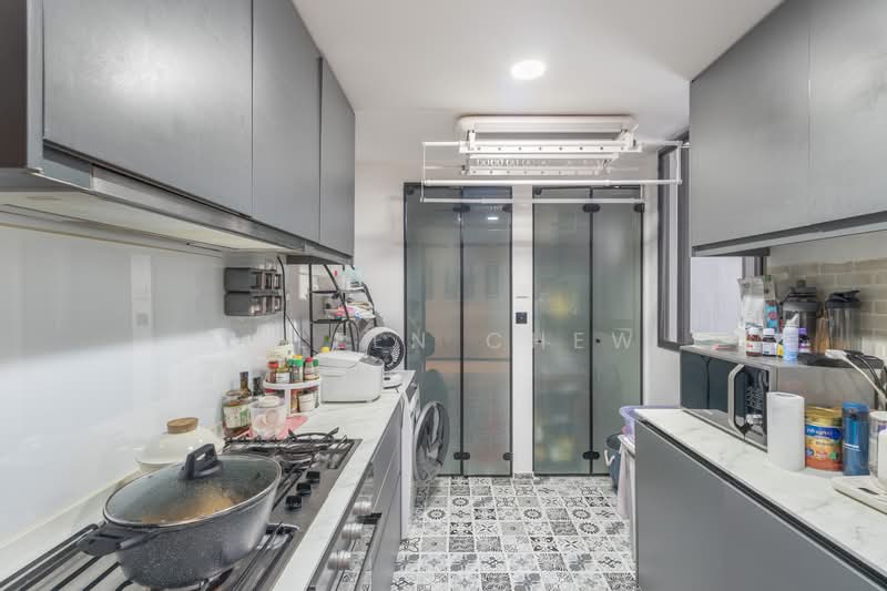 Bellewoods Executive Condominium For Sale at S$ 1,500,000 | PropertyGuru Singapore - Kitchen