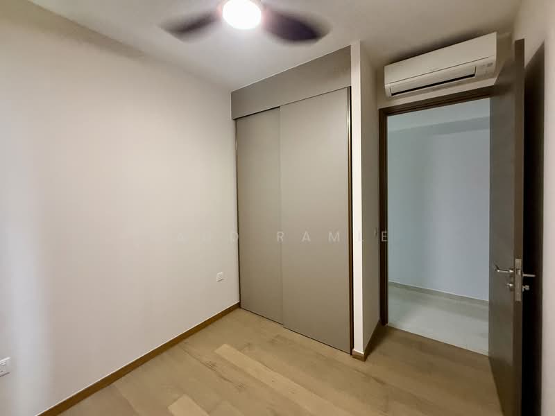 The Florence Residences Condominium For Sale at S$ 2,188,000 | PropertyGuru Singapore - Common Bedroom