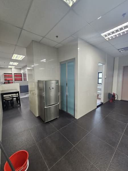 Tradehub 21, 18 Boon Lay Way, 4,166 sqft, Light Industrial (B1) For Sale, by Joseph Kim, 500085939 - Interior - CommercialGuru.com.sg