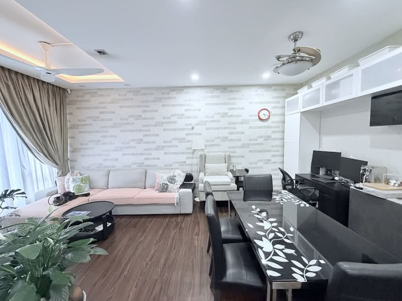 Kerrisdale Condominium For Sale at S$ 1,670,000 | PropertyGuru Singapore - Living Room