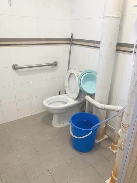 50 Chai Chee Street HDB Flat For Sale at S$ 520,888 | PropertyGuru Singapore - Common Bathroom