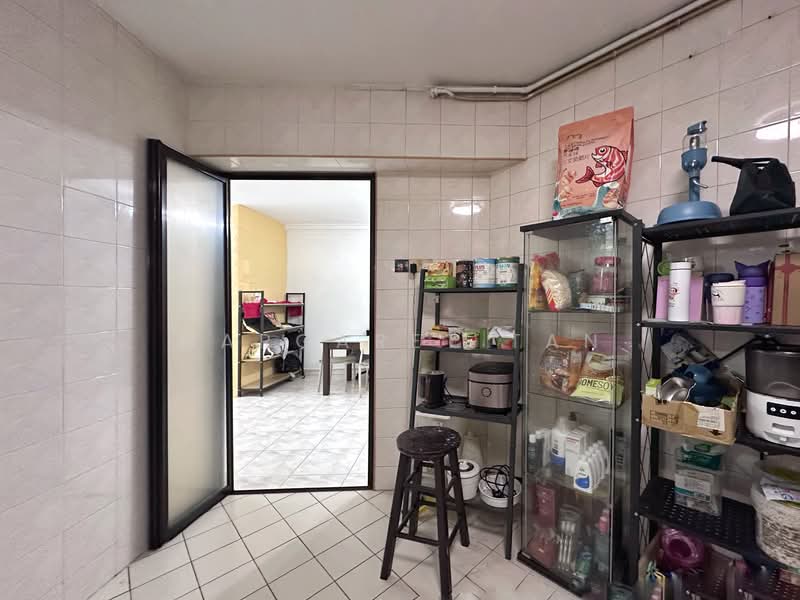 453 Choa Chu Kang Avenue 4 HDB Flat For Sale at S$ 625,000 | PropertyGuru Singapore - Kitchen