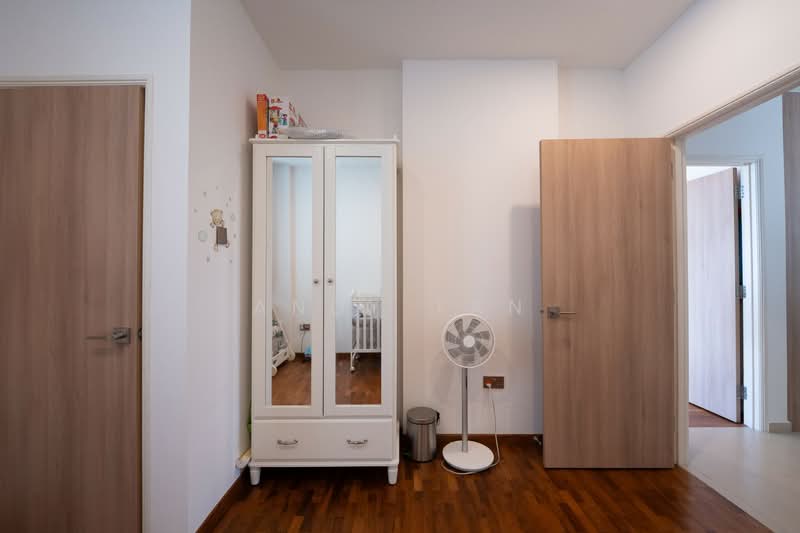 The Summit Condominium For Sale at S$ 3,600,000 | PropertyGuru Singapore - Bedroom 3