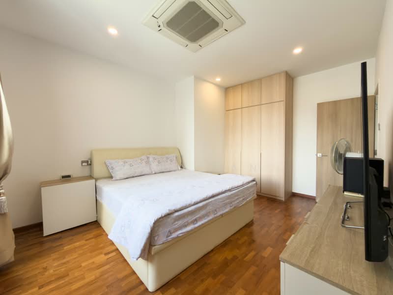 The Summit Condominium For Sale at S$ 3,600,000 | PropertyGuru Singapore - Bedroom 2