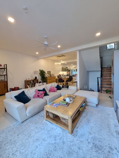 La Suisse I, 58 Swiss View, 5 Bedrooms, 4,300 sqft, Terraced House For Rent, by Sven Hein, 500085952 - Living Room - PropertyGuru.com.sg