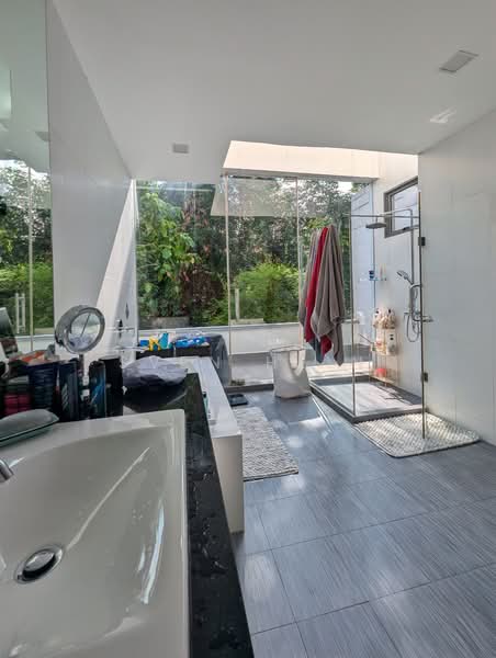 La Suisse I, 58 Swiss View, 5 Bedrooms, 4,300 sqft, Terraced House For Rent, by Sven Hein, 500085952 - Bathroom - PropertyGuru.com.sg