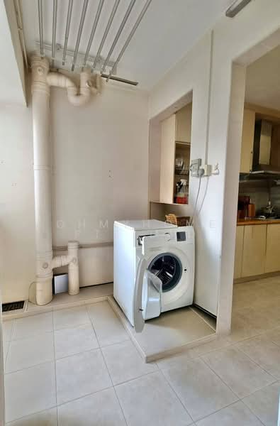 345 Tampines Street 33 HDB Flat For Sale at S$ 800,000 | PropertyGuru Singapore - Interior