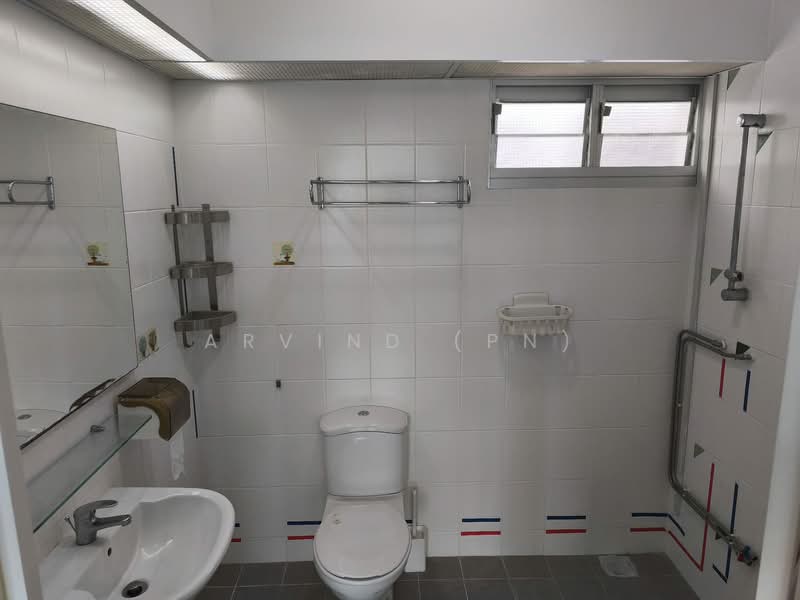 446 Yishun Avenue 11, 446 Yishun Avenue 11, 2 Bedrooms, 767 sqft, HDB Flat For Rent, by Arvind (PN), 500085964 - Bathroom - PropertyGuru.com.sg