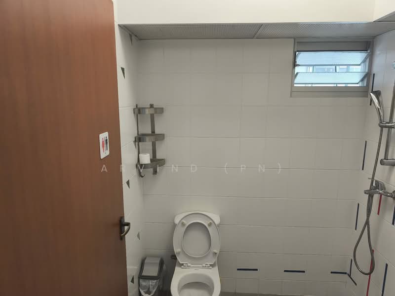 446 Yishun Avenue 11, 446 Yishun Avenue 11, 2 Bedrooms, 767 sqft, HDB Flat For Rent, by Arvind (PN), 500085964 - Bathroom - PropertyGuru.com.sg