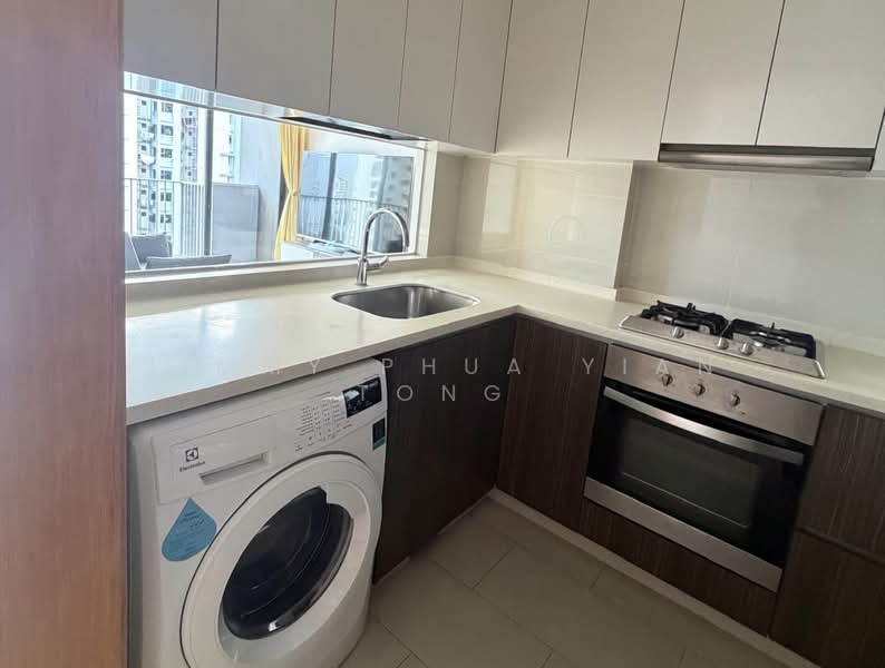 La Fiesta Condominium For Sale at S$ 1,370,000 | PropertyGuru Singapore - Kitchen