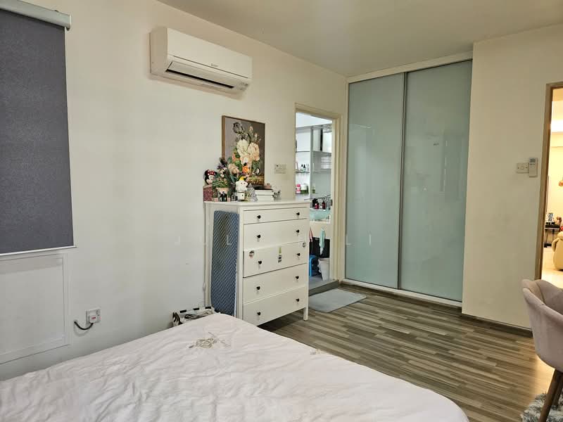 choa chu kang crescent HDB Flat For Sale at S$ 620,000 | PropertyGuru Singapore - Bedroom