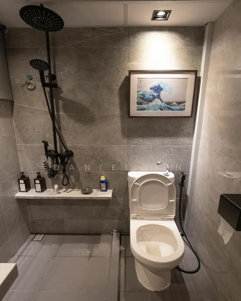 461B Bukit Batok West Avenue 8 HDB Flat For Sale at S$ 888,000 | PropertyGuru Singapore - Bathroom