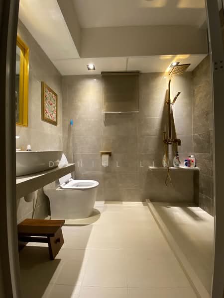 461B Bukit Batok West Avenue 8 HDB Flat For Sale at S$ 888,000 | PropertyGuru Singapore - Bathroom