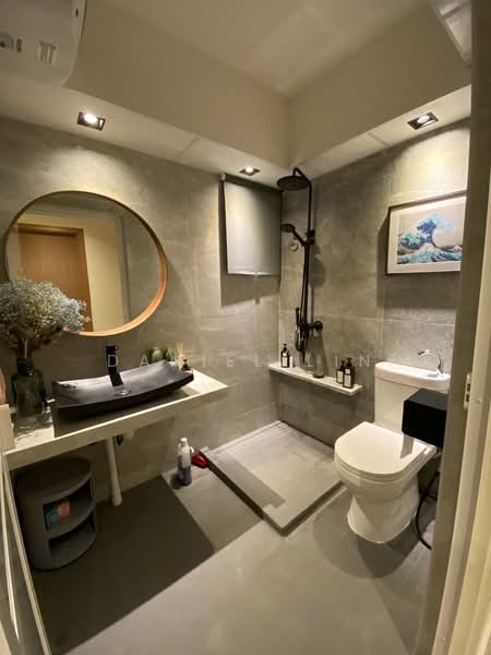 461B Bukit Batok West Avenue 8 HDB Flat For Sale at S$ 888,000 | PropertyGuru Singapore - Bathroom