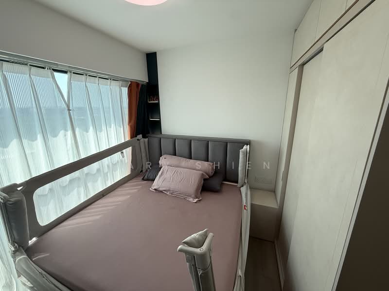 Kingsford Waterbay Condominium For Sale at S$ 1,675,000 | PropertyGuru Singapore - Bedroom