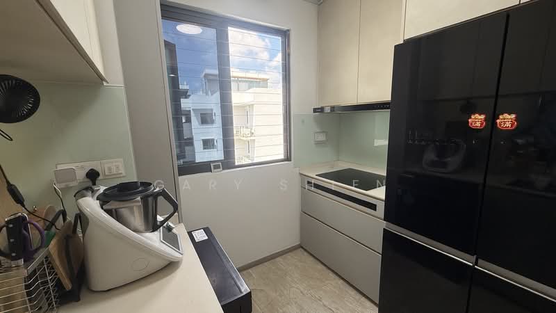 Kingsford Waterbay Condominium For Sale at S$ 1,675,000 | PropertyGuru Singapore - Kitchen