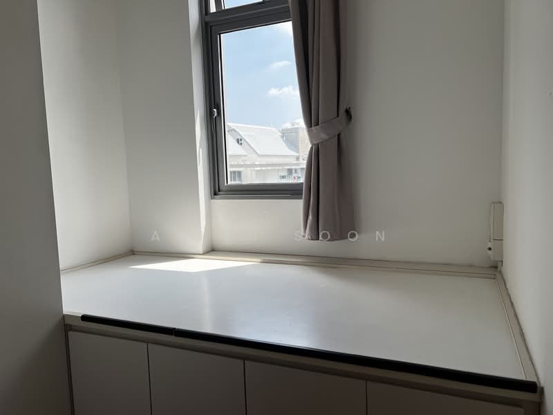 Auralis Apartment For Sale at S$ 2,188,000 | PropertyGuru Singapore - Helper Room