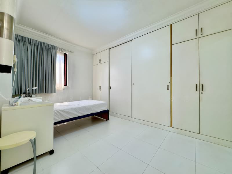 5 Farrer Road HDB Flat For Sale at S$ 1,050,000 | PropertyGuru Singapore - Bedroom