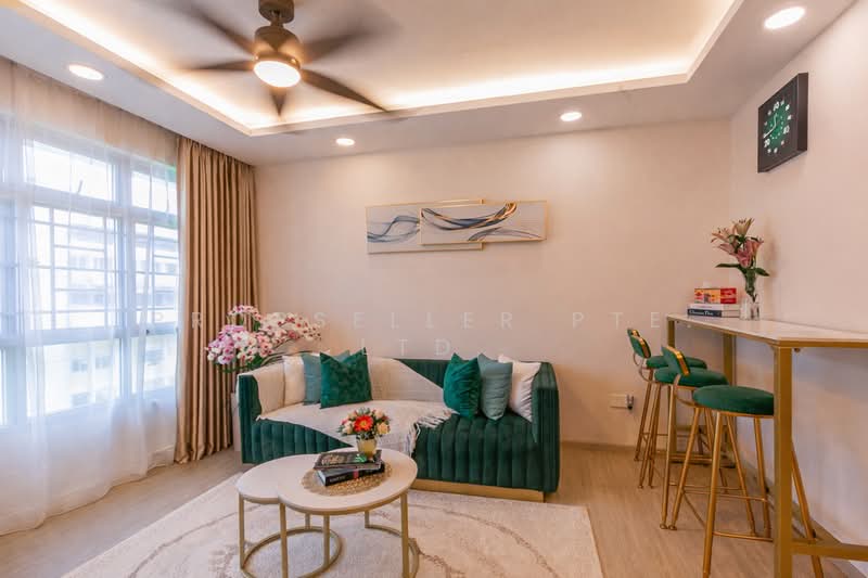 186A Bedok North Street 4 HDB Flat For Sale at S$ 900,000 | PropertyGuru Singapore - Living Room