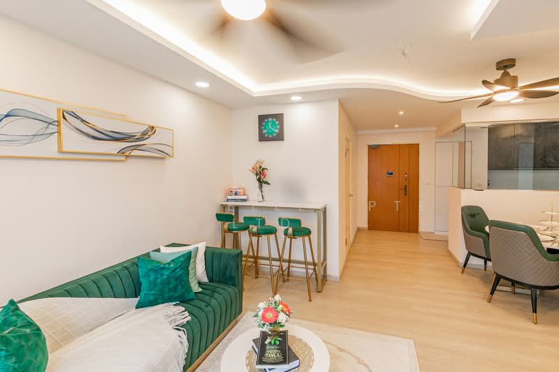186A Bedok North Street 4 HDB Flat For Sale at S$ 900,000 | PropertyGuru Singapore - Living Room