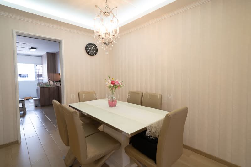 129 Bukit Batok West Avenue 6 HDB Flat For Sale at S$ 620,000 | PropertyGuru Singapore - Dining Room