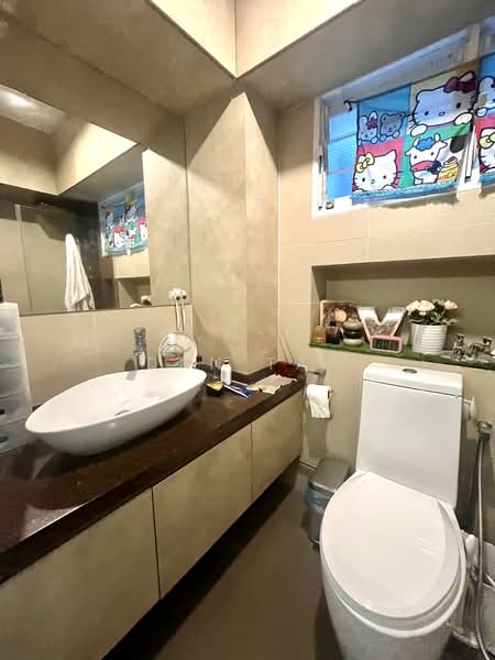742 Woodlands Circle HDB Flat For Sale at S$ 580,000 | PropertyGuru Singapore - Bathroom