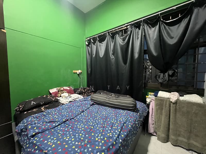 708 Woodlands Drive 70 HDB Flat For Sale at S$ 620,000 | PropertyGuru Singapore - Bedroom