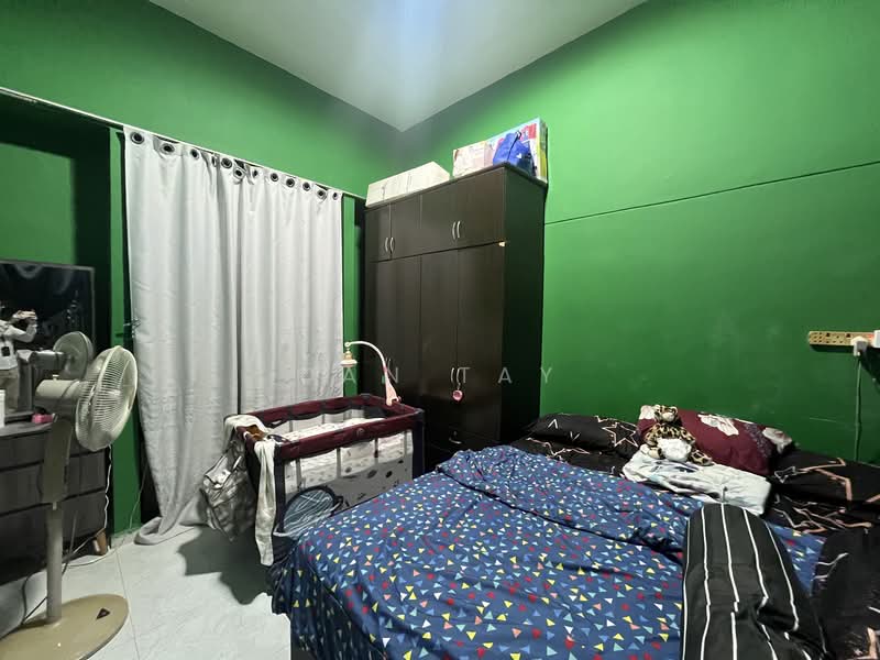 708 Woodlands Drive 70 HDB Flat For Sale at S$ 620,000 | PropertyGuru Singapore - Bedroom